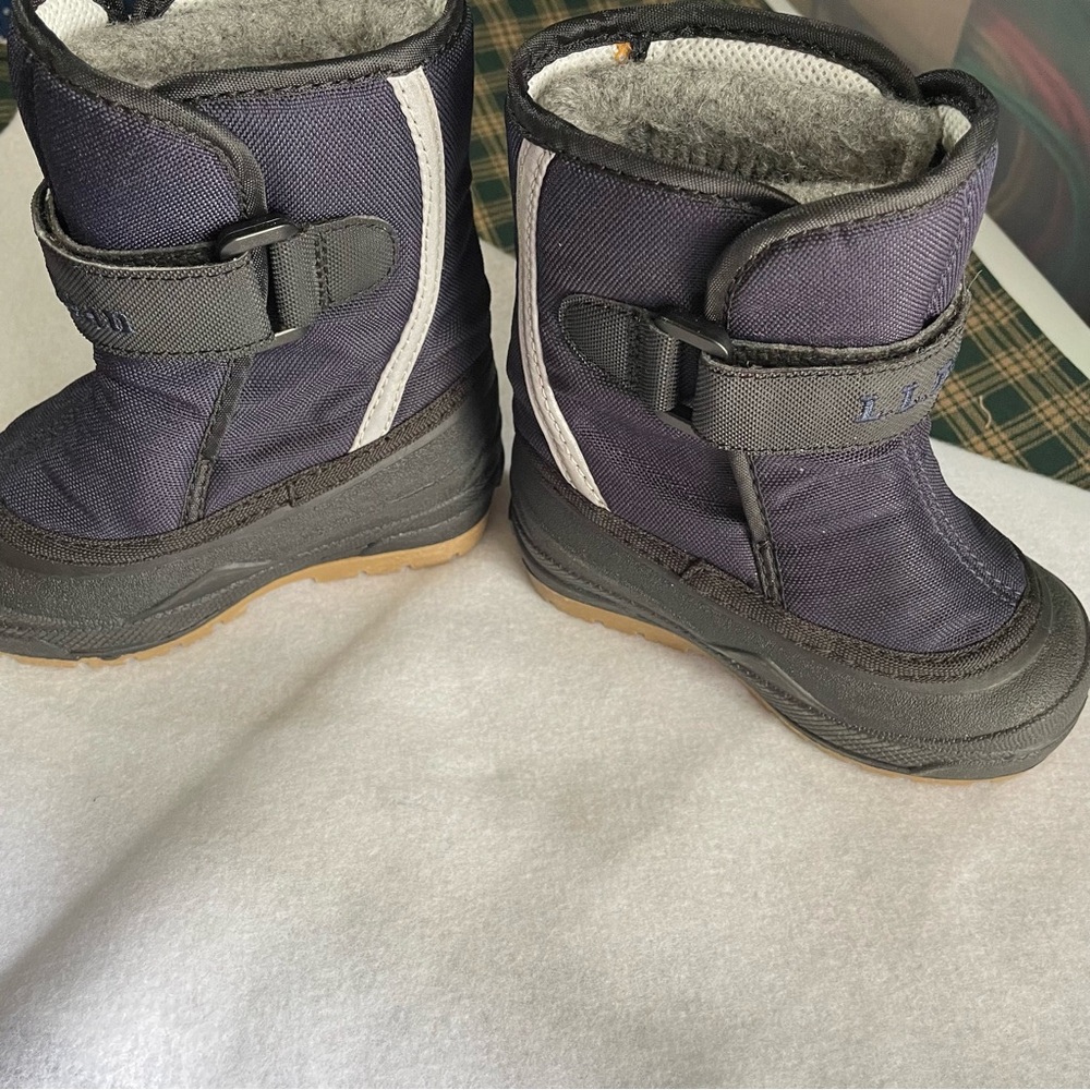 L.L. Bean Toddler’s Boot, size 6, Velcro strap, appear new